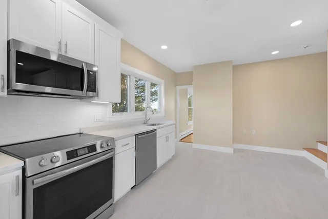 $4,250 | 736 Sconticut Road, Unit A, Fairhaven, MA 02719