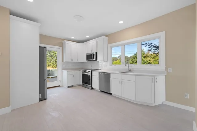 $4,250 | 736 Sconticut Road, Unit A, Fairhaven, MA 02719