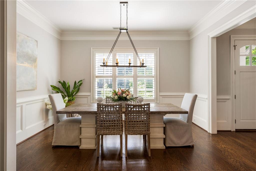 320 Valley Brook Way Atlanta, GA 30342 - Photo 10 of 38