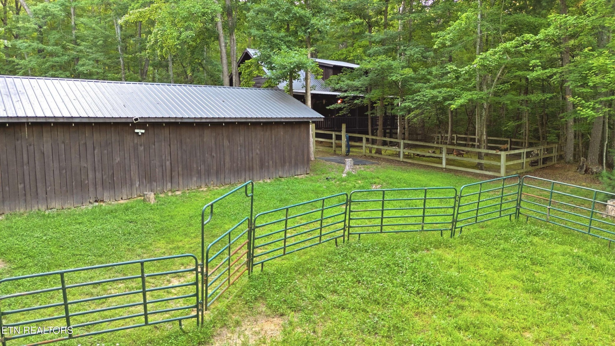 784 Wilderness Trail Oneida, TN 37841 - Photo 26 of 34