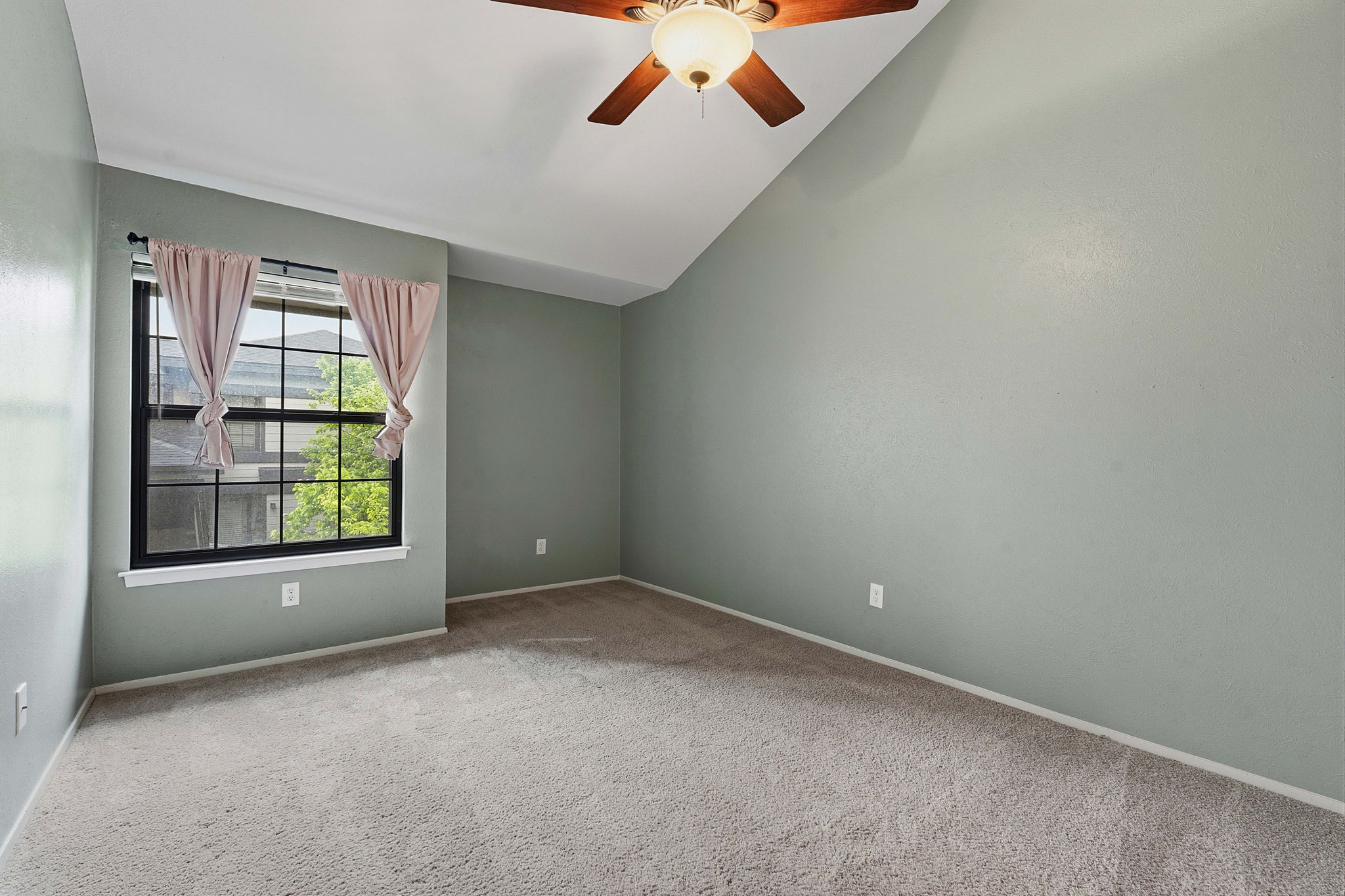 1748 Ohlen Road, Unit 24 Austin, TX 78757 - Photo 20 of 30 an empty room with a window