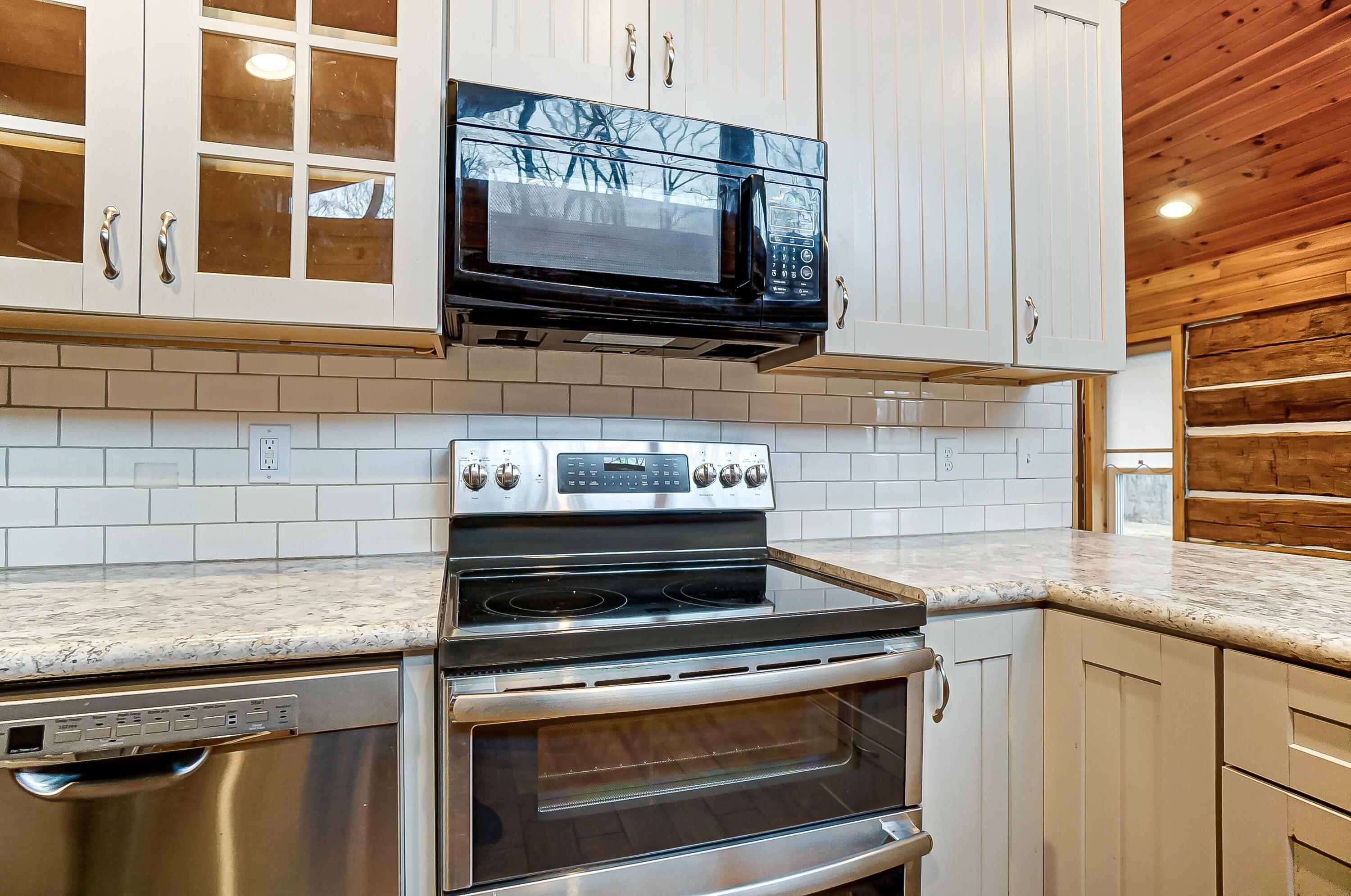 5191 Plantation Road Sunbury, OH 43074 - Photo 75 of 86 Cabin Stainless Appliances
