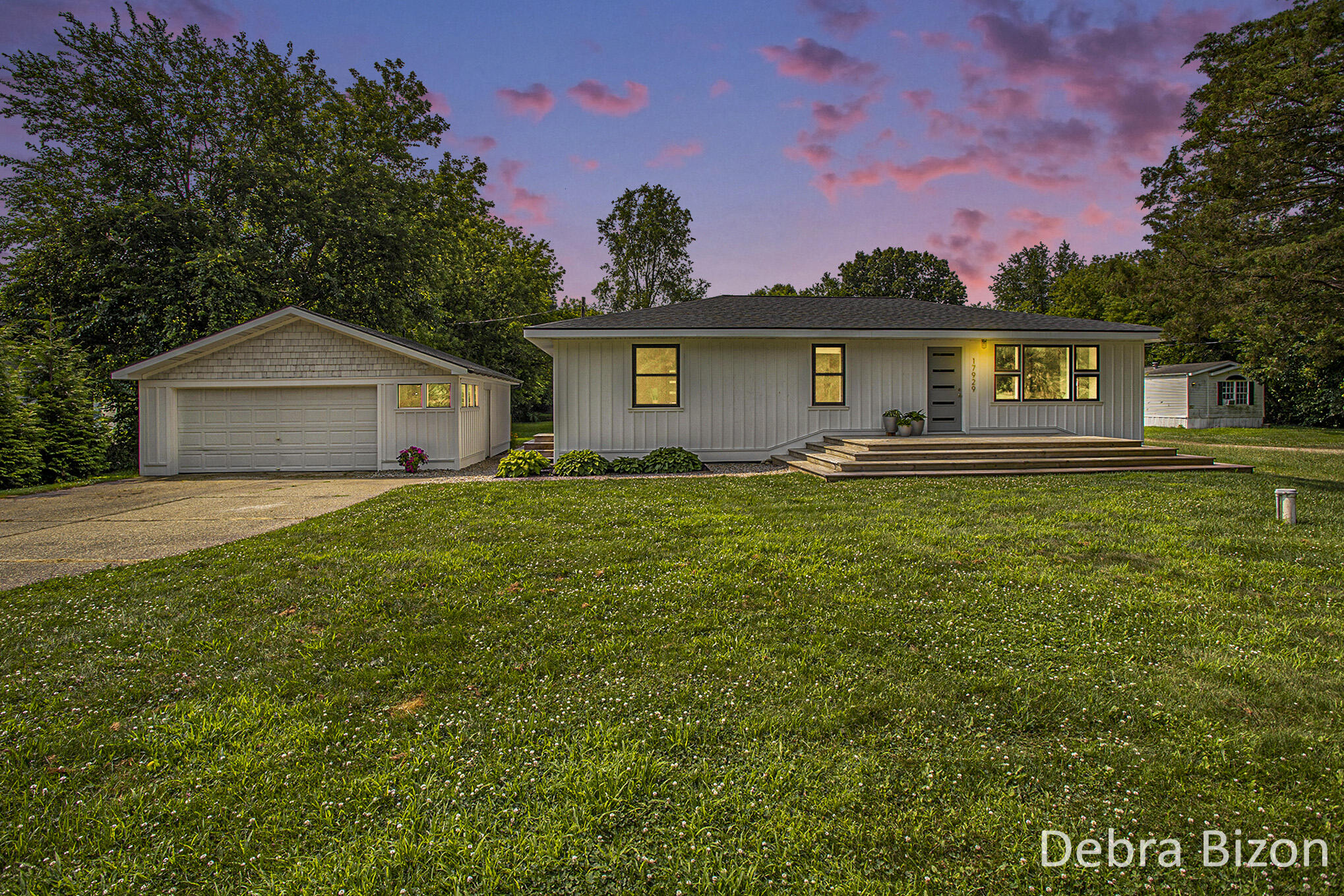 17929 South River Road Three Rivers, MI 49093 - Photo 1 of 19 17929 River Prime Twilight