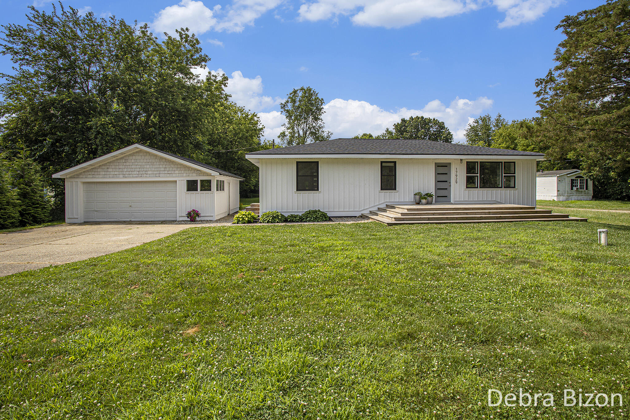 17929 South River Road Three Rivers, MI 49093 - Photo 3 of 19 17929 River Prime Daylight
