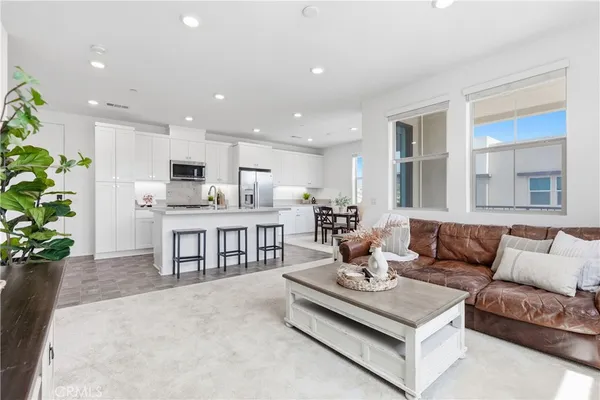 $675,000 | 1401 Lasso Way, Unit 304, Rancho Mission Viejo, CA 92694