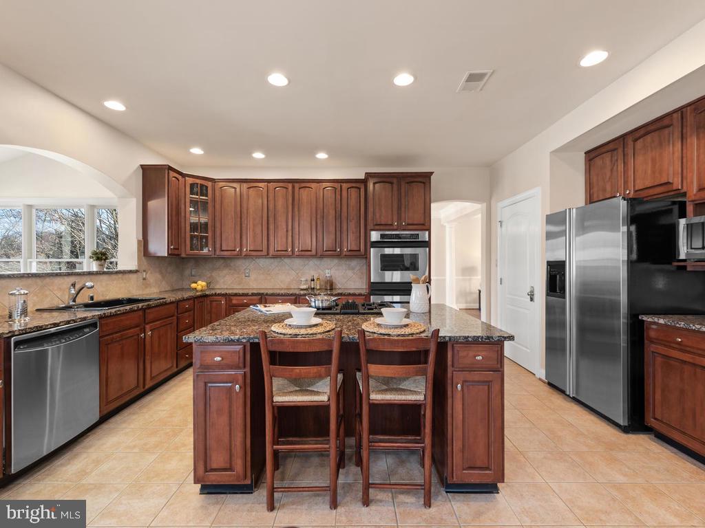 12128 Sheets Farm Road North Potomac, MD 20878 - Photo 15 of 54 Stainless appliances