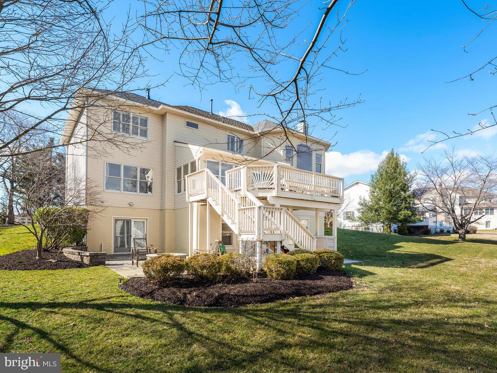 12128 Sheets Farm Road North Potomac, MD 20878 - Photo 50 of 54 Natural light galore