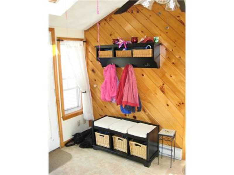 170 West Shore Road Warwick, RI 02889 - Photo 2 of 20 Entry.