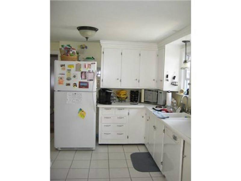 170 West Shore Road Warwick, RI 02889 - Photo 4 of 20 Kitchen.
