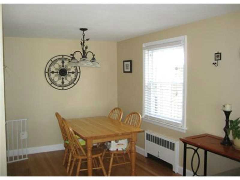 170 West Shore Road Warwick, RI 02889 - Photo 6 of 20 Dining Area.