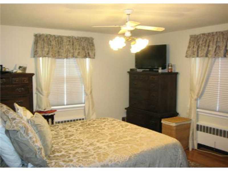 170 West Shore Road Warwick, RI 02889 - Photo 10 of 20 Master Bedroom.