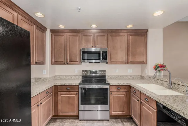 $478,500 | 21320 North 56th Street, Unit 2048, Phoenix, AZ 85054