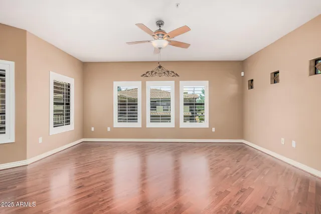 $478,500 | 21320 North 56th Street, Unit 2048, Phoenix, AZ 85054