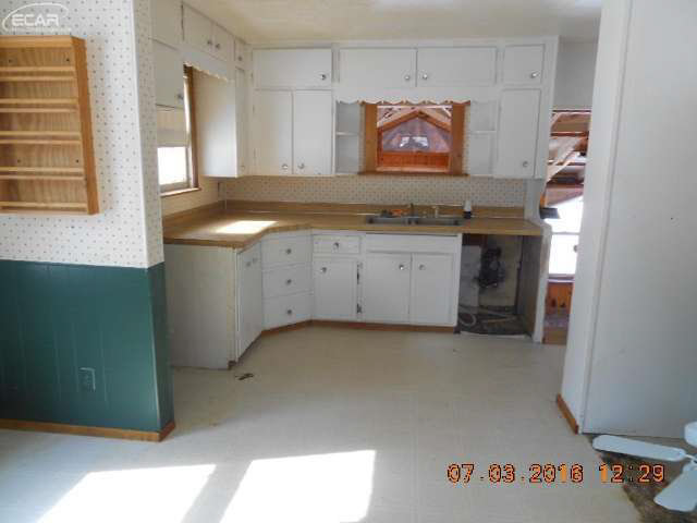 6253 North Gale Road Davison, MI 48423 - Photo 6 of 8 21116835-5.JPG
