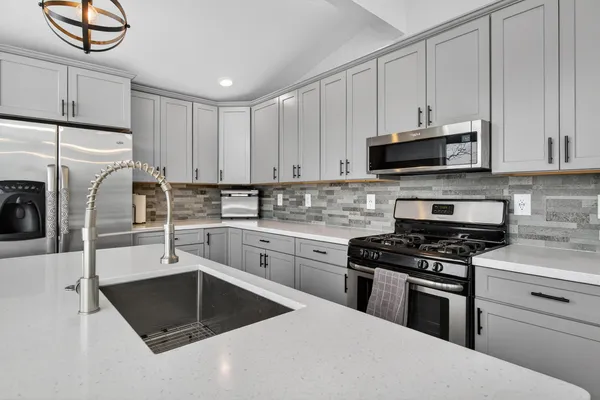 $550,000 | 11557 Highland Hills Drive, Jerome, MI 49249