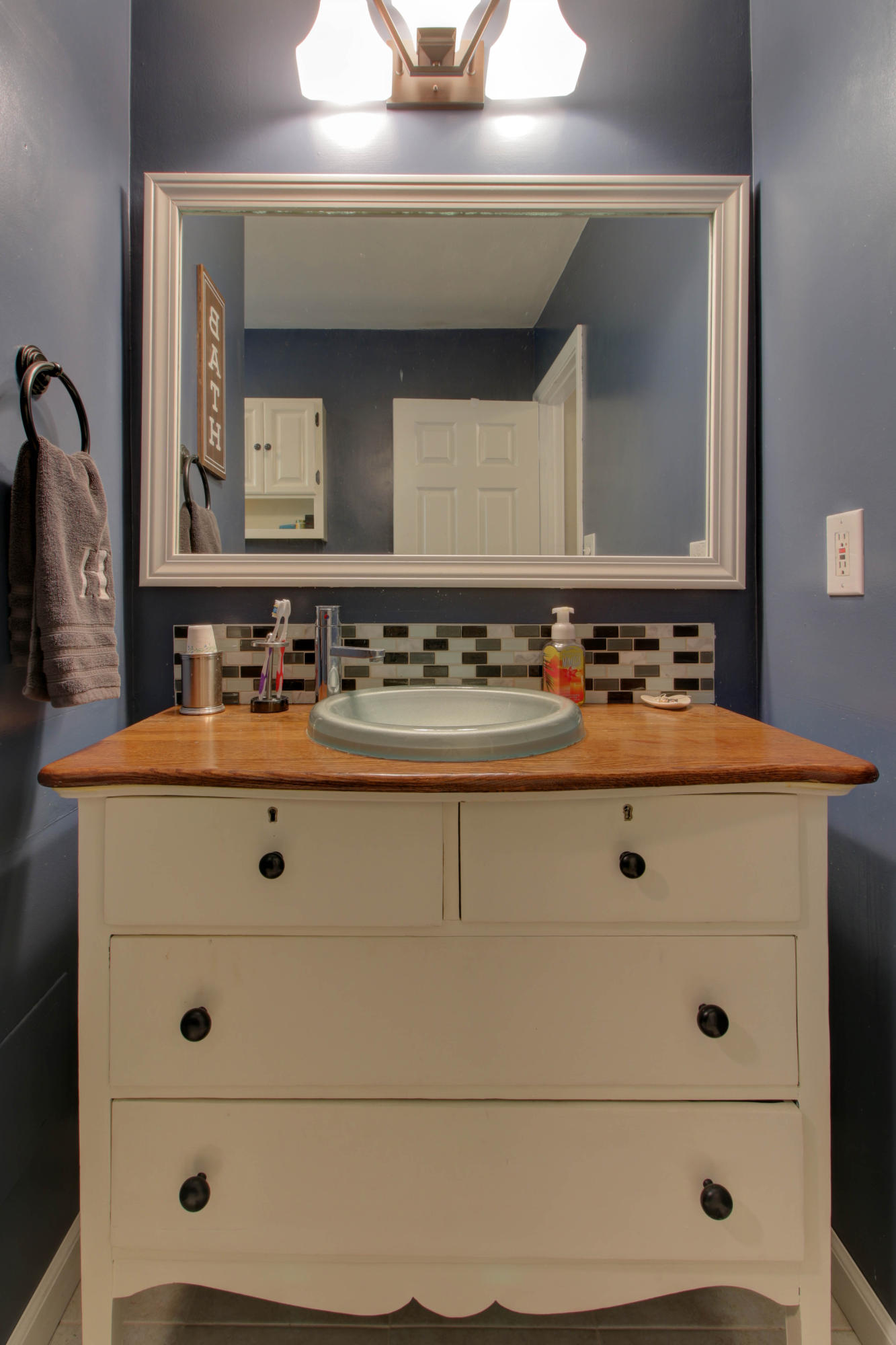 5954 Merriman Road Roanoke, VA 24018 - Photo 12 of 29 Full Bath 1