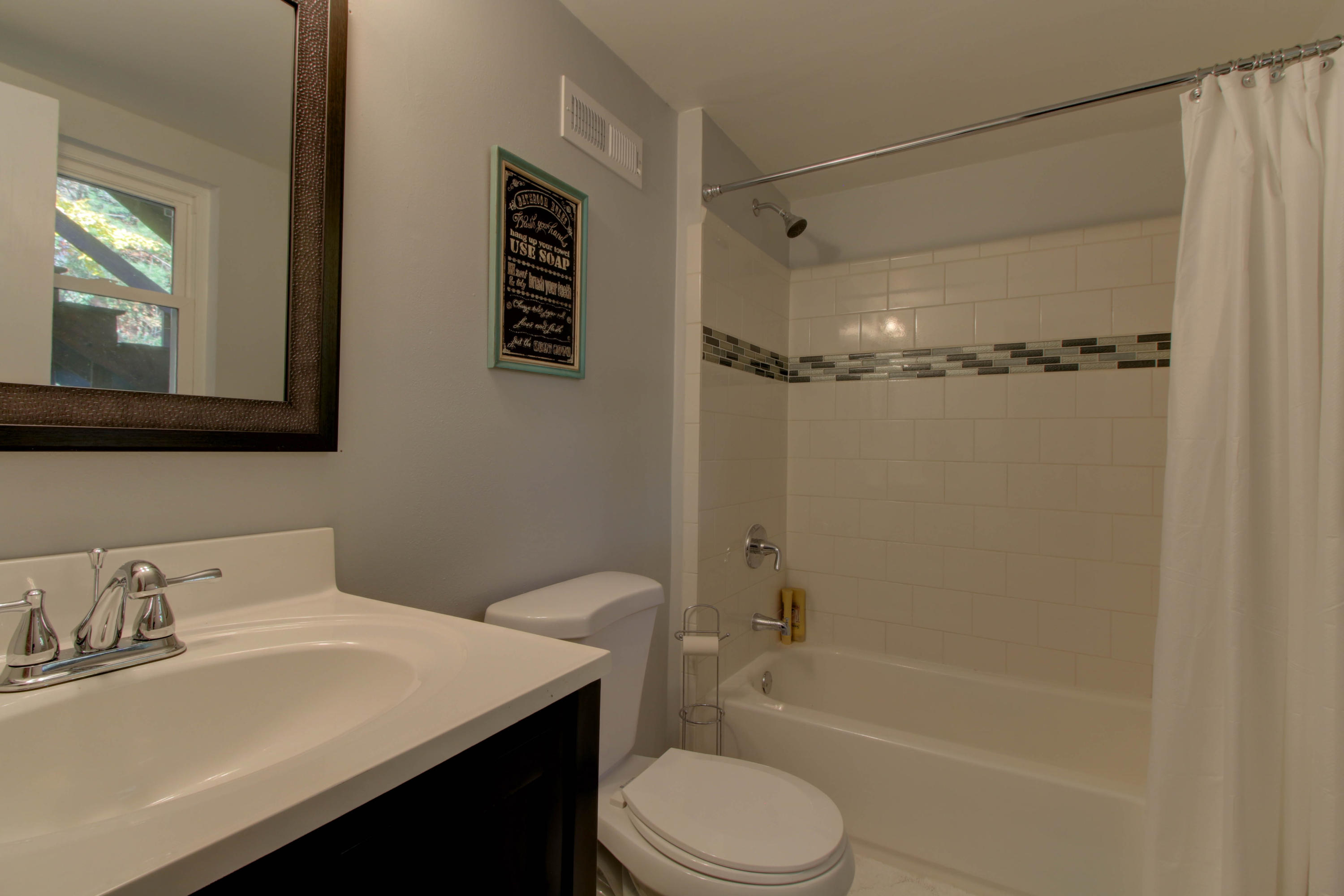 5954 Merriman Road Roanoke, VA 24018 - Photo 17 of 29 Full Bath 2