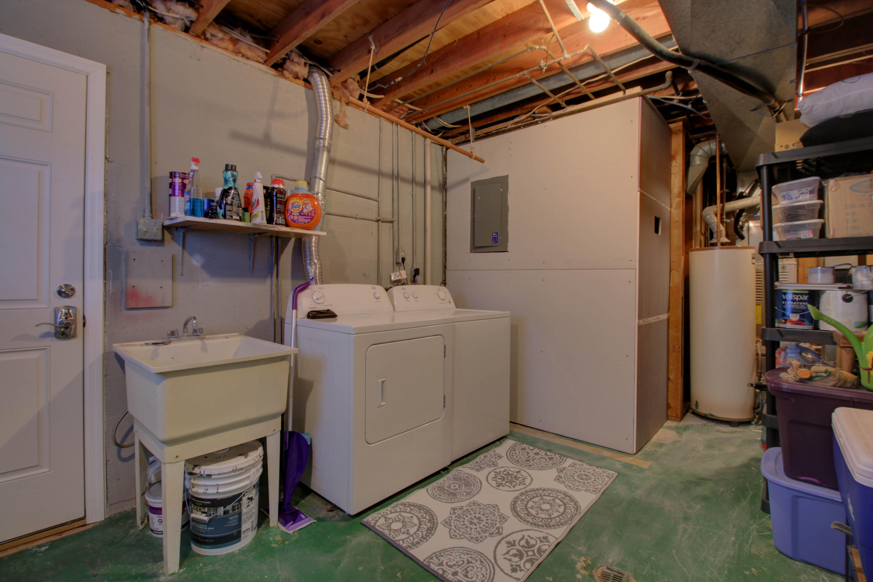 5954 Merriman Road Roanoke, VA 24018 - Photo 23 of 29 Laundry