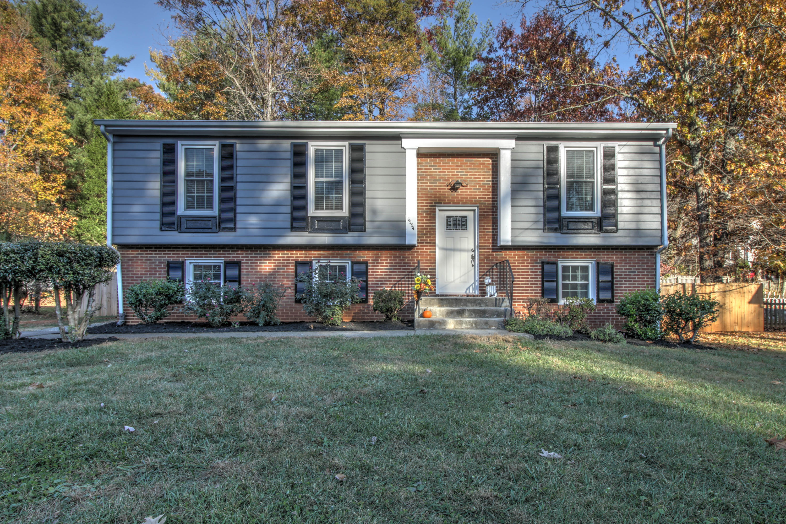5954 Merriman Road Roanoke, VA 24018 - Photo 29 of 29 Front