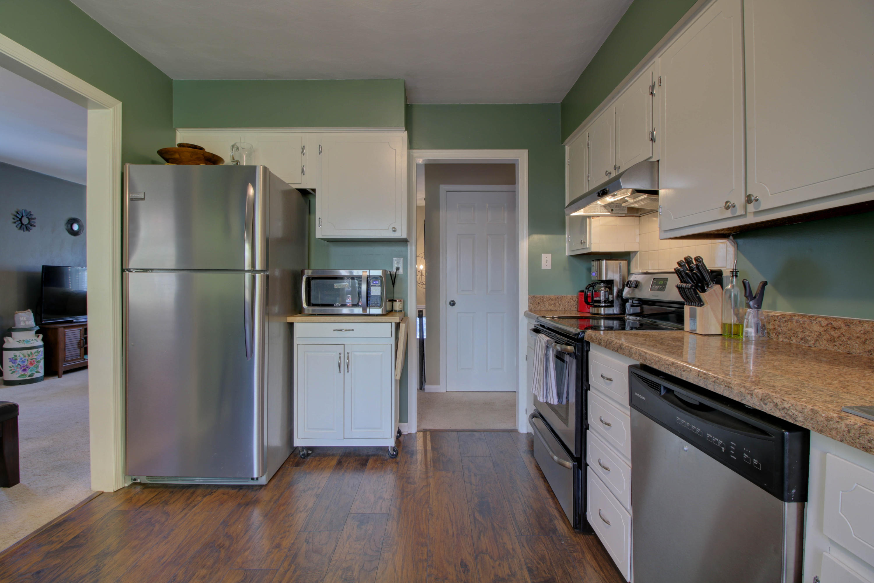 5954 Merriman Road Roanoke, VA 24018 - Photo 7 of 29 Kitchen
