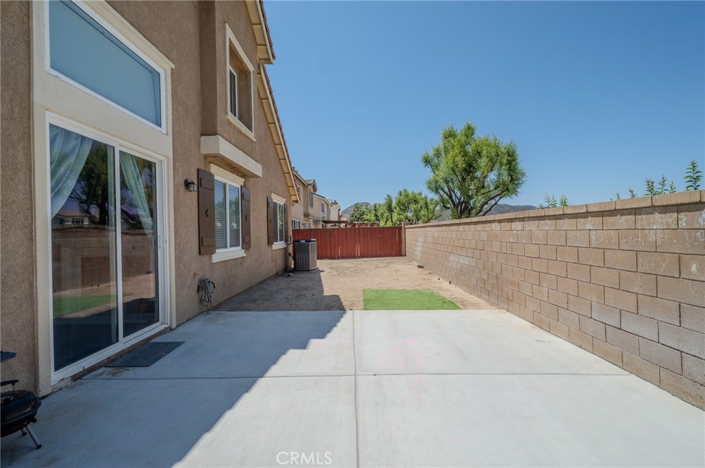 1895 Silver Drop Lane Hemet, CA 92545 - Photo 45 of 50 Backyard