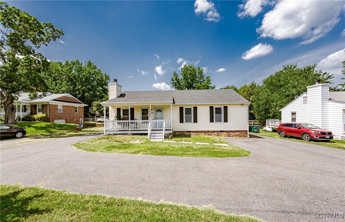9286 Hungary Road Glen Allen, VA 23060 - Photo 3 of 50 Ranch-style home featuring a porch, driveway, a ch