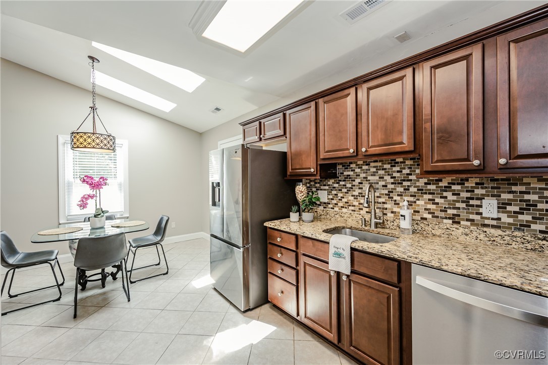 9286 Hungary Road Glen Allen, VA 23060 - Photo 31 of 50 Kitchen featuring stainless steel appliances, a sk