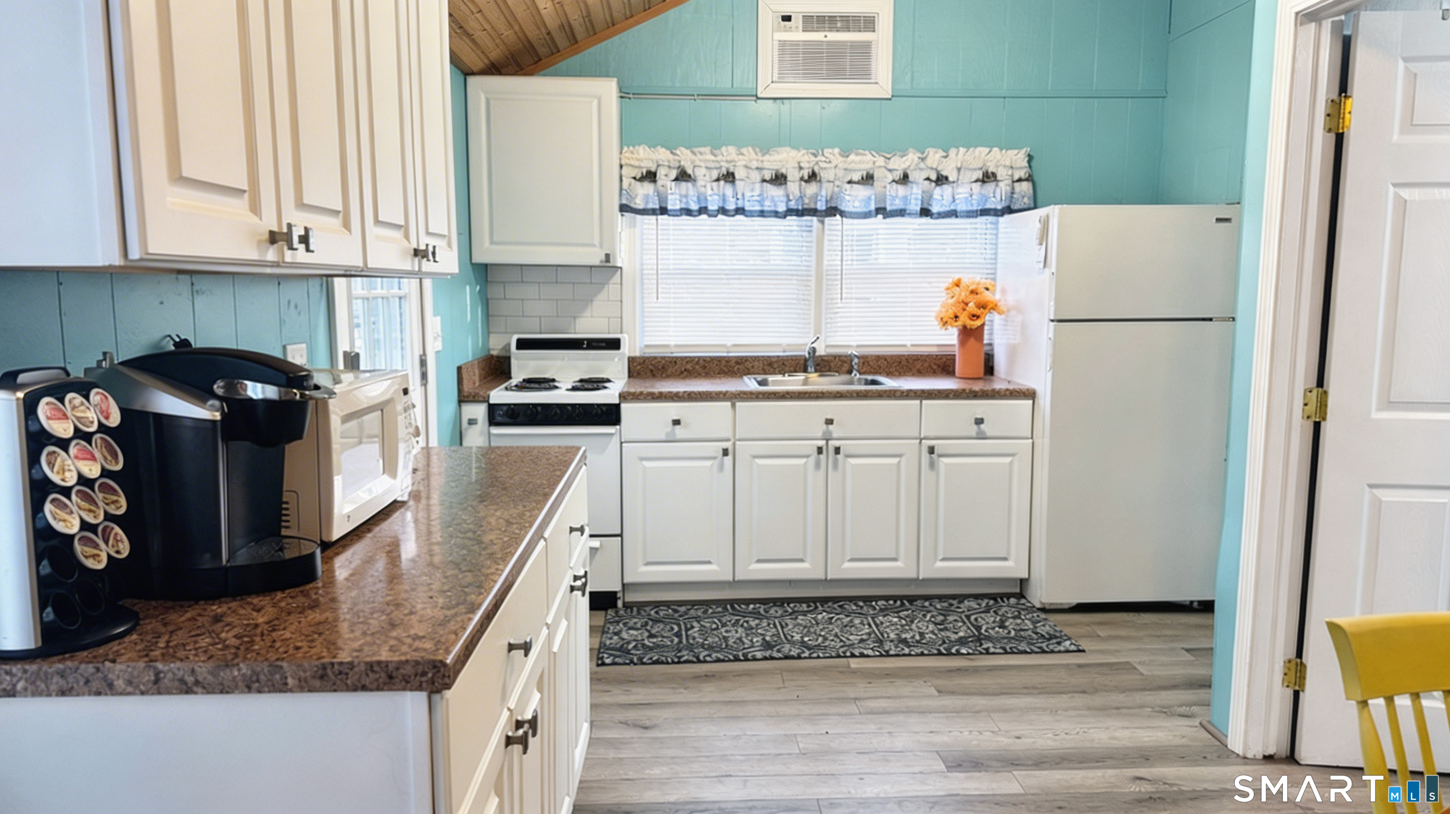16 North Street Madison, CT 06443 - Photo 11 of 25 Spacious kitchen