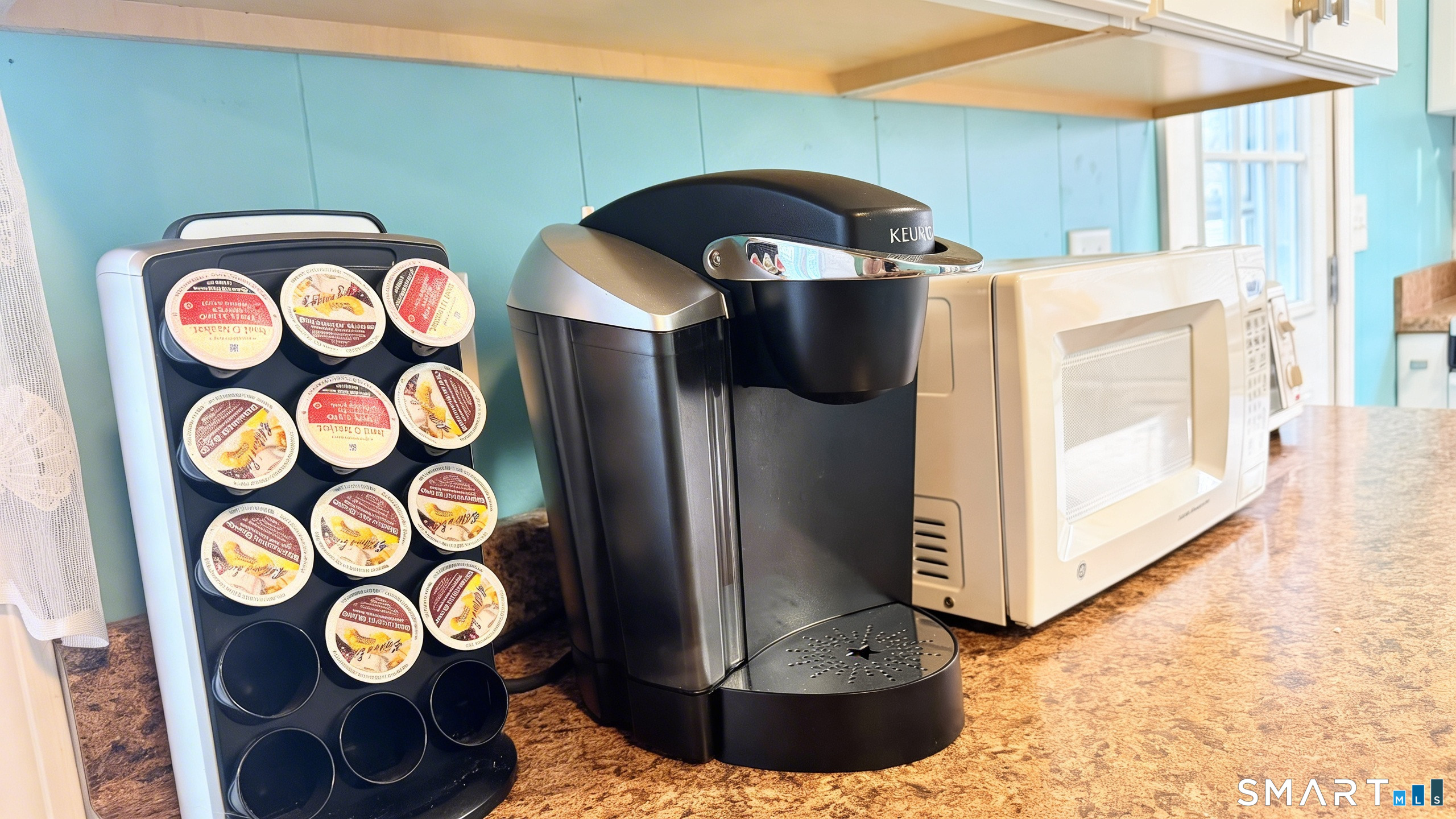 16 North Street Madison, CT 06443 - Photo 12 of 25 Coffee bar and microwave included