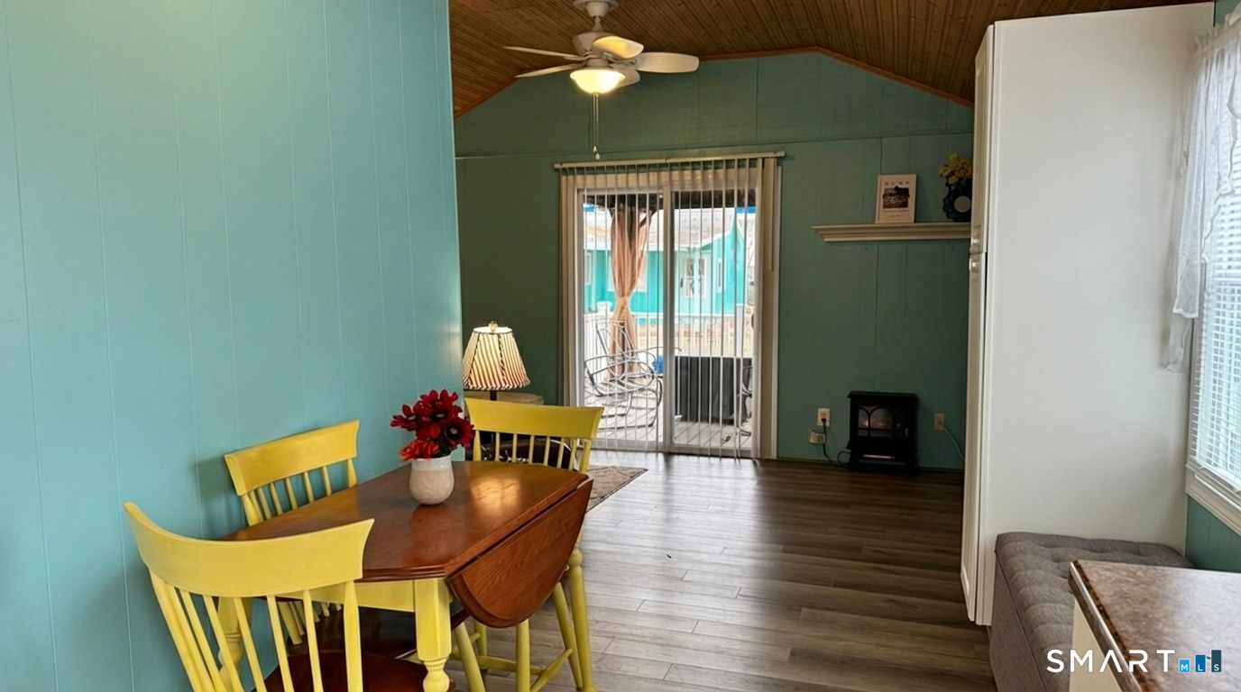 16 North Street Madison, CT 06443 - Photo 13 of 25 Dining area