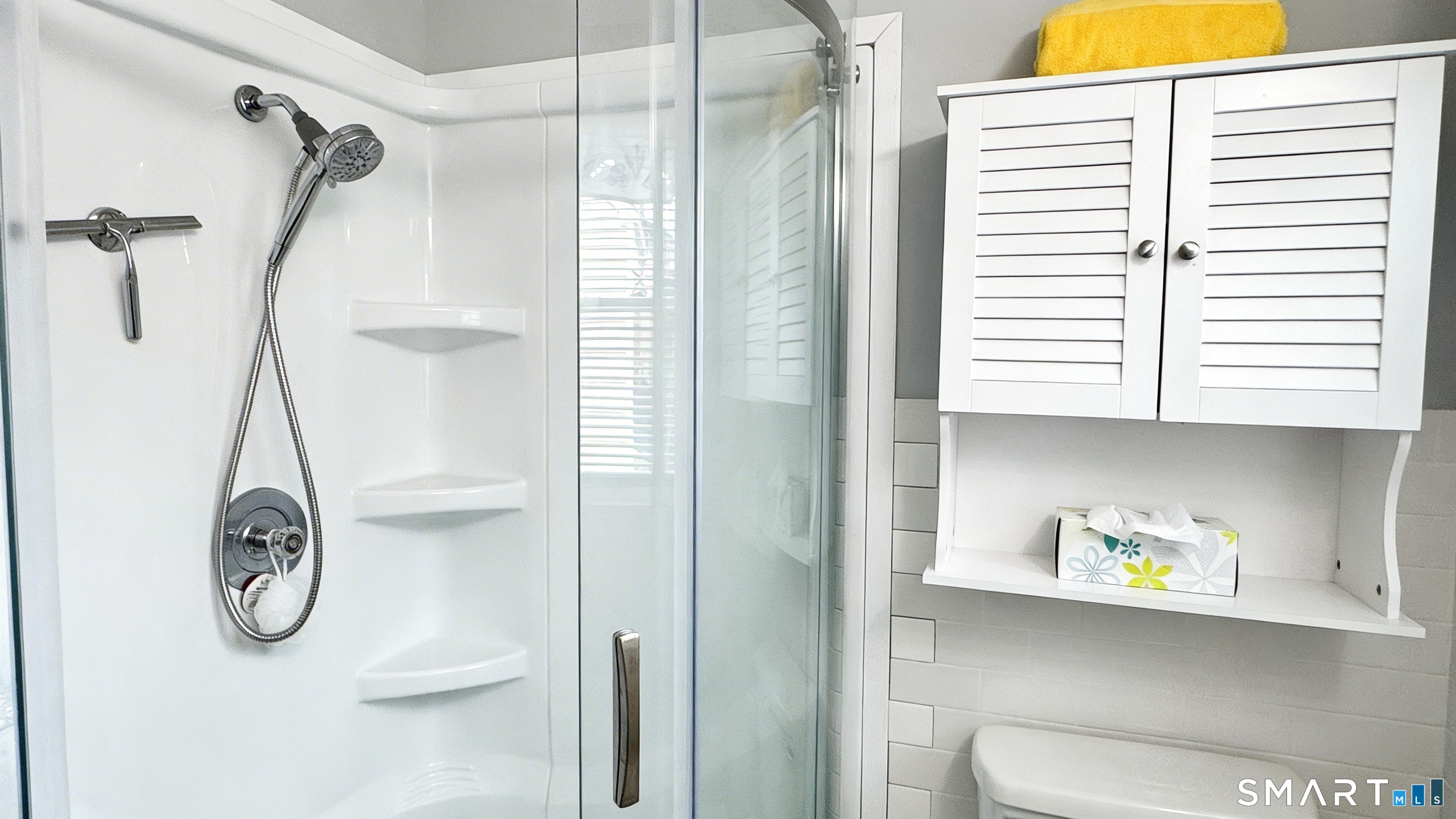 16 North Street Madison, CT 06443 - Photo 18 of 25 Stall shower