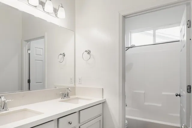 $429,900 | 183 South Karen Avenue, Kerman, CA 93630