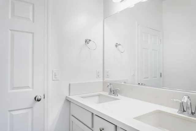 $429,900 | 183 South Karen Avenue, Kerman, CA 93630