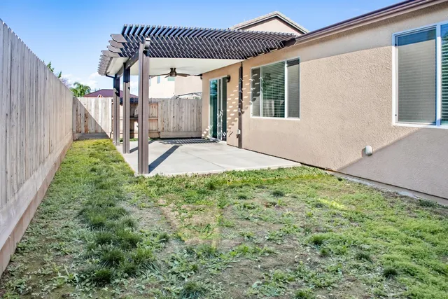 $429,900 | 183 South Karen Avenue, Kerman, CA 93630