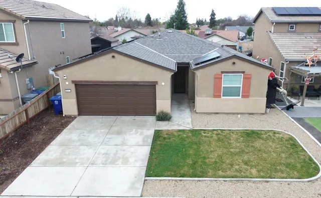 $429,900 | 183 South Karen Avenue, Kerman, CA 93630