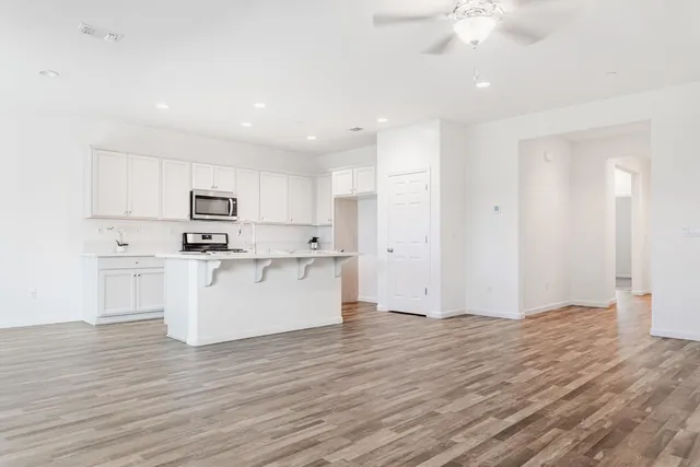 $429,900 | 183 South Karen Avenue, Kerman, CA 93630