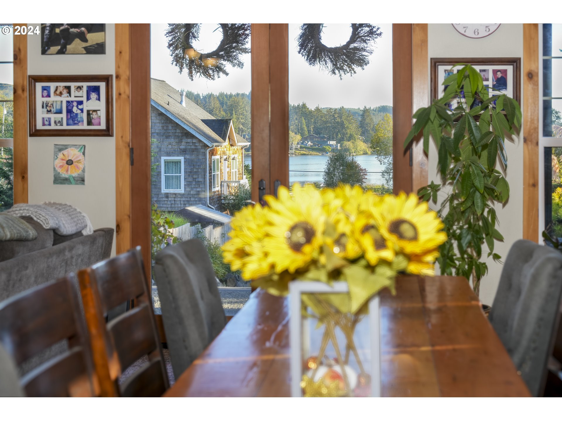 4701 Northeast Neotsu Drive Neotsu, OR 97364 - Photo 29 of 46 a view of balcony with furniture