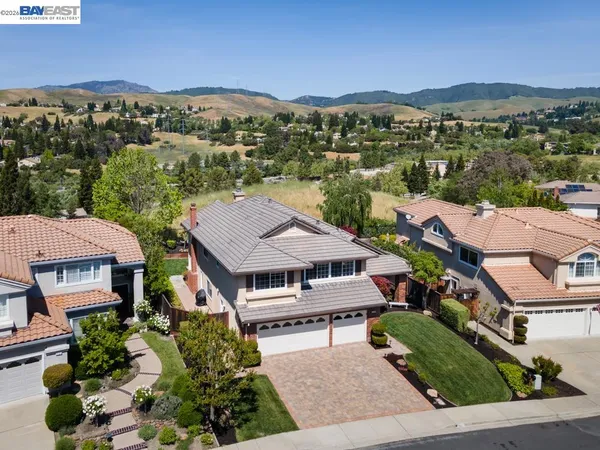 $2,288,000 | 302 Sunset Drive, Danville, CA 94506