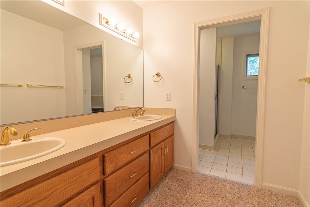 129 Sunset Point Road Anderson, SC 29626 - Photo 42 of 50 Primary Bathroom
