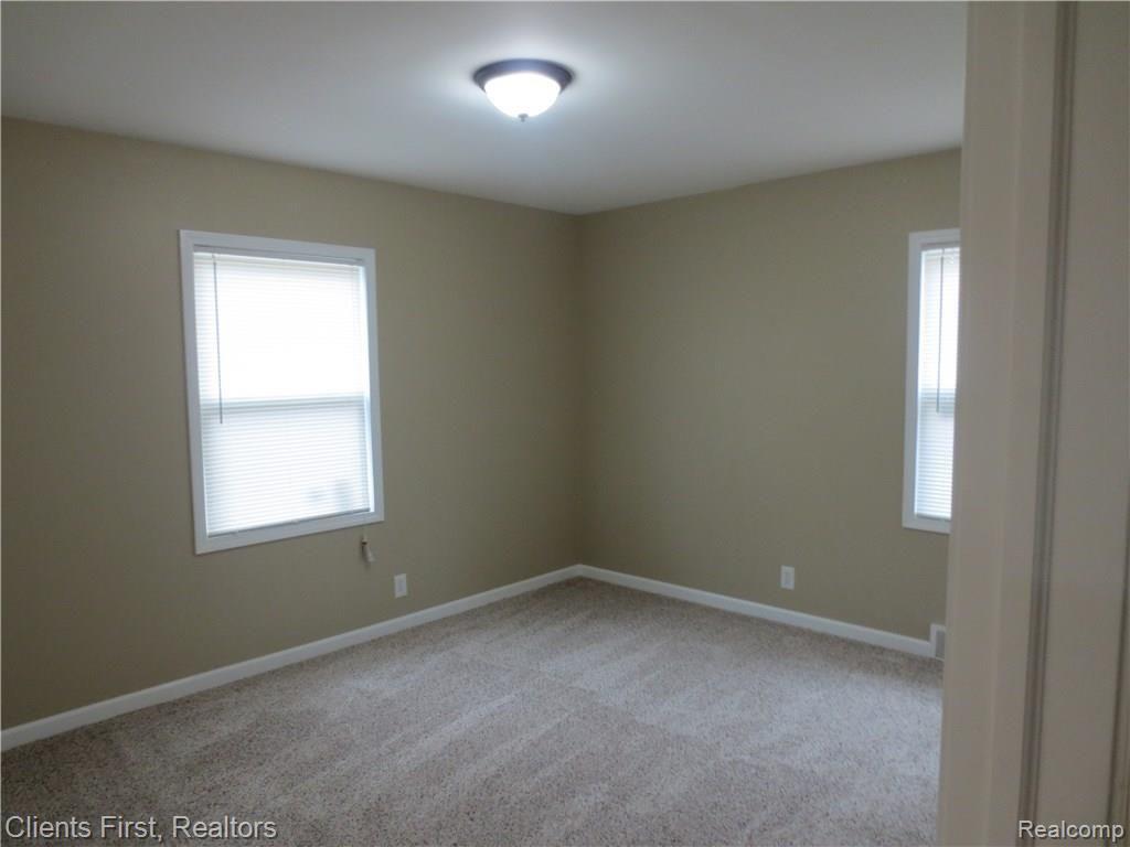 18505 Middlebelt Road Livonia, MI 48152 - Photo 9 of 12 IMG_1939.JPG