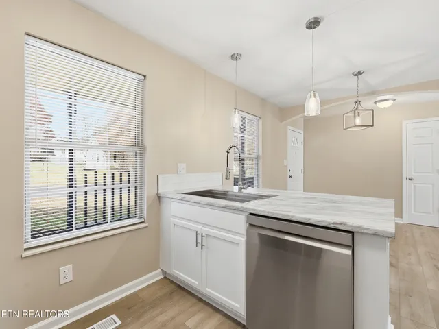 $329,000 | 1652 Banyan Lane, Knoxville, TN 37914