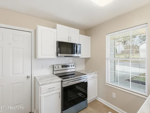 $329,000 | 1652 Banyan Lane, Knoxville, TN 37914