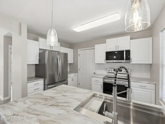 $329,000 | 1652 Banyan Lane, Knoxville, TN 37914