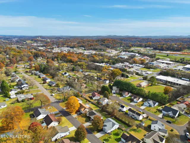 $329,000 | 1652 Banyan Lane, Knoxville, TN 37914