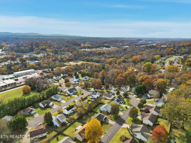 $329,000 | 1652 Banyan Lane, Knoxville, TN 37914