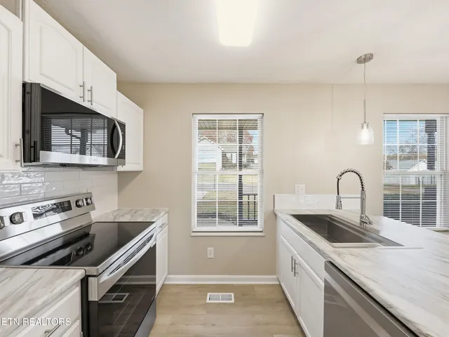 $329,000 | 1652 Banyan Lane, Knoxville, TN 37914