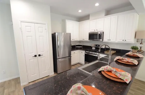 $2,100 | 2201 Naomi Street, Unit A, Houston, TX 77054