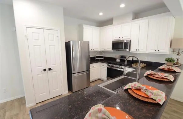 $2,200 | 2201 Naomi Street, Unit A, Houston, TX 77054