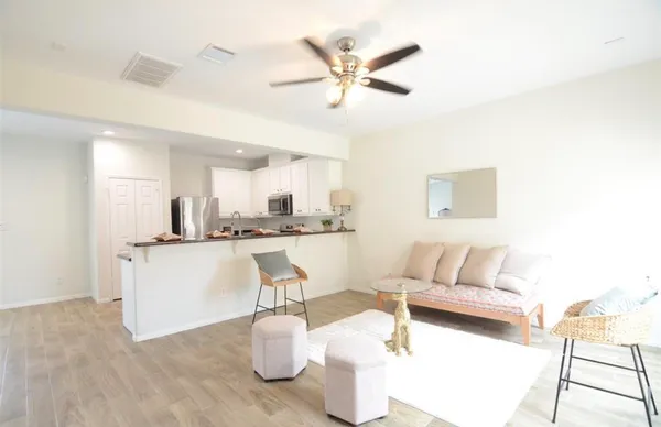 $2,100 | 2201 Naomi Street, Unit A, Houston, TX 77054