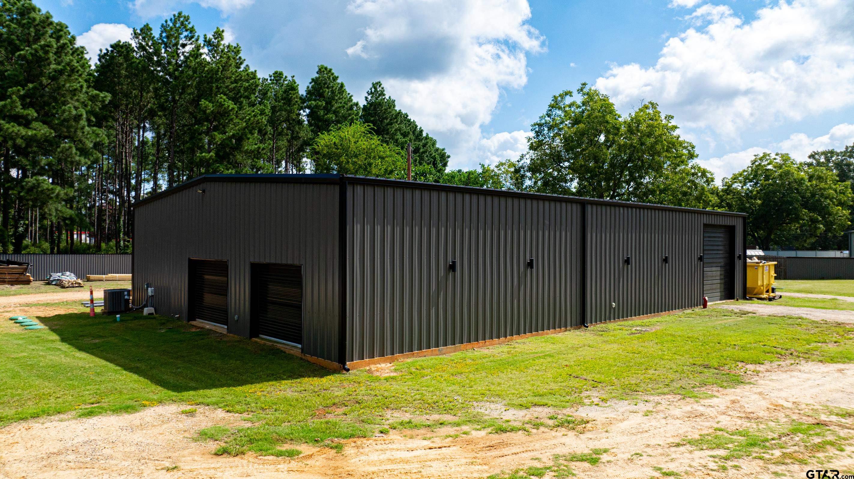 126 Gamel Road Longview, TX 75604 - Photo 14 of 23 a backyard of a house